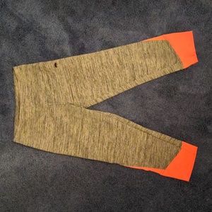NWOT Capri Leggings